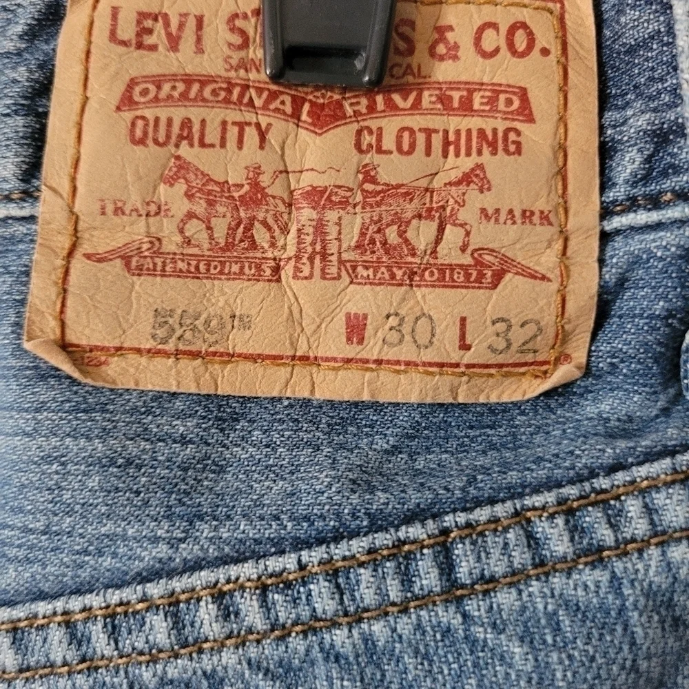 CUSTOM made Distressed Shorts - Picture 3 of 8